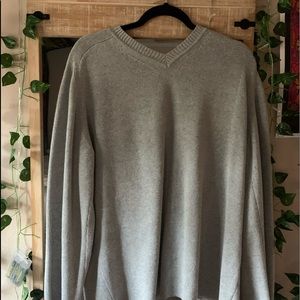 gap grey sweater